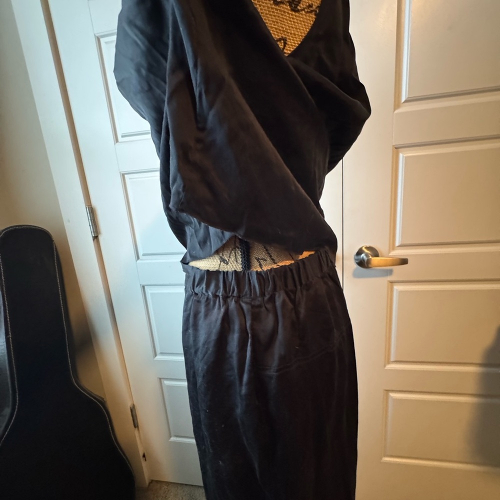 Quince Black Silk Pajamas Set - Picture 5 of 9